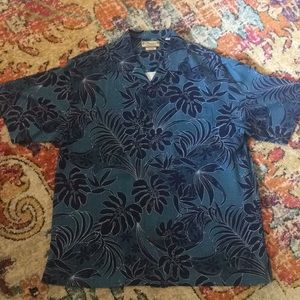 Silk Island Dress shirt Size M